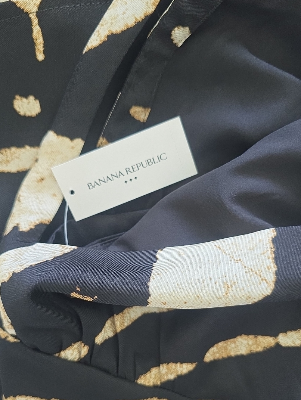 Banana Republic Black with Cream Abstract Print